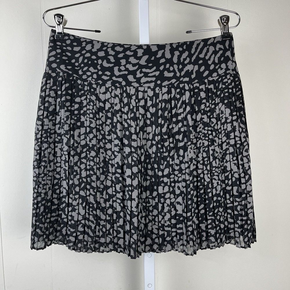 Ann‎ Taylor LOFT Pleated Skirt Black Gray Animal Print Womens Size 2